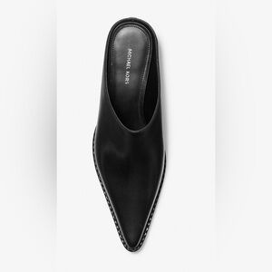 MICHAEL MICHAEL KORS
Leather black Mule Nash size 8,5